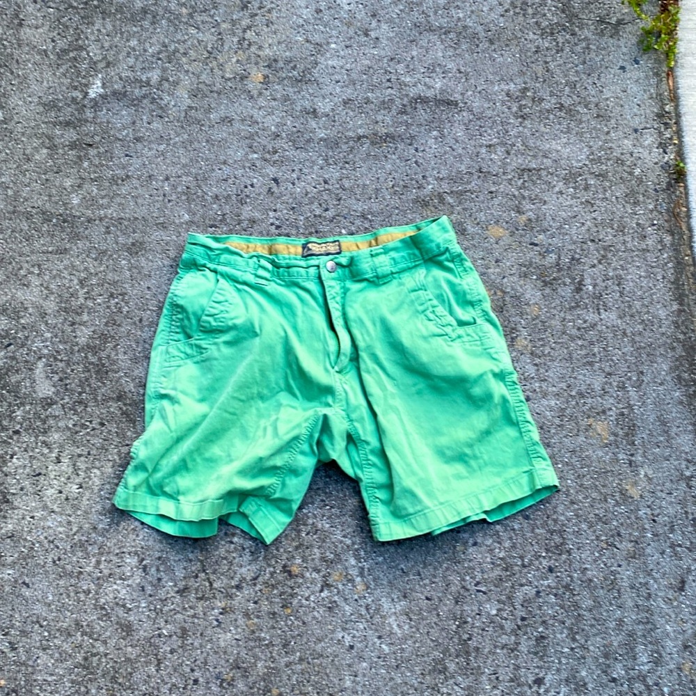 Mountain Khaki shorts size 33